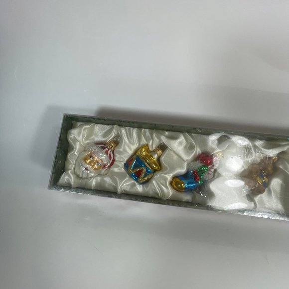 Collectors Series 489544- Mini Glass Hand-Painted European Figure Ornaments Set - Picture 5 of 7